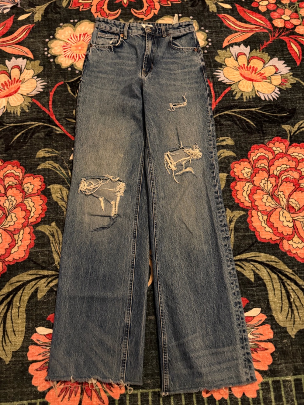 Zara Distressed Raw Hem Straight Leg Jeans Size 4 👖